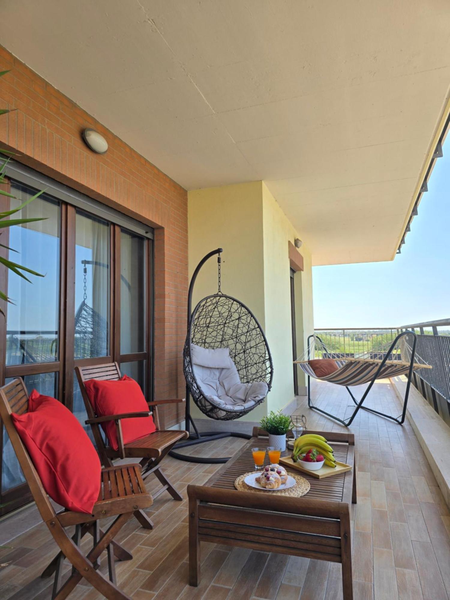 Golden Hour Apartment - Panoramic Terrace Fiumicino Exterior foto